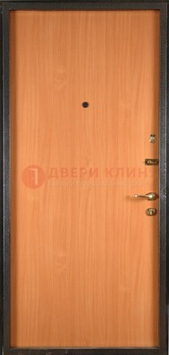 Светлая железная дверь с ламинатом ДЛ-11 в Нижнем Новгороде