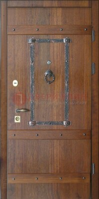 Темная стальная дверь с массивом дуба с ковкой ДМД-37 в Нижнем Новгороде