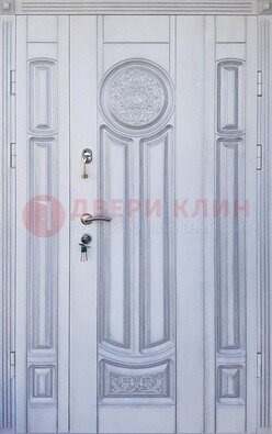 Белая двухстворчатая дверь с массивом дуба ДМД-72 в Нижнем Новгороде