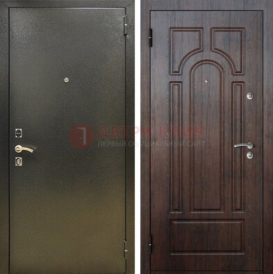 Железная темно-серая дверь с порошковым напылением и МДФ Тисненый орех ДП-275 в Нижнем Новгороде