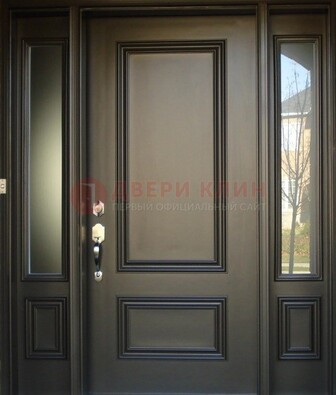 Парадная дверь с отделкой массив ДПР-65 в загородный дом в Нижнем Новгороде