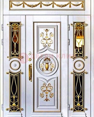 Белая стальная парадная дверь с золотыми элементами ДПР-80 в Нижнем Новгороде
