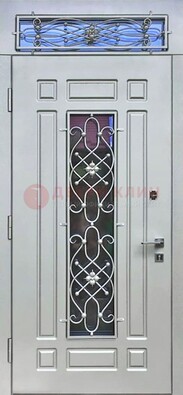 Белая железная дверь со стеклом и ковкой с верхней фрамугой ДСК-112 в Нижнем Новгороде
