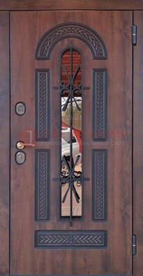 Железная дверь со стеклом и ковкой и узором ДСК-150 в Нижнем Новгороде