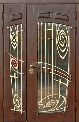 Коричневая железная дверь с большим стеклом и ковкой ДСК-203 в Нижнем Новгороде