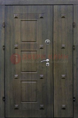 Железная двухстворчатая филенчатая дверь с виноритом ДВТ-143 в Чебоксарах