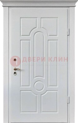 Белая уличная дверь с виноритом для дома ДВТ-247 в Нижнем Новгороде
