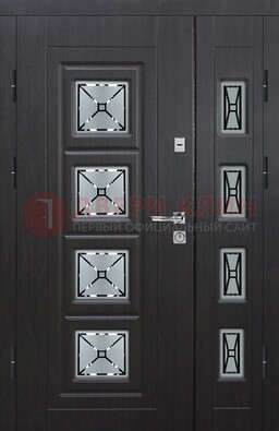 Чёрная двухстворчатая железная дверь с МДФ и витражом ВЖ-35 в Нижнем Новгороде